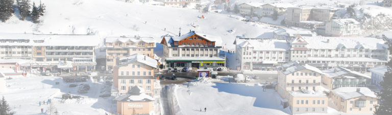 Sommer Winter Skiurlaub In Toplage Direkt An Der Piste Obertauern